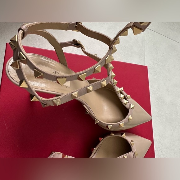 VALENTINO ROCKSTUD Caged Patent Kitten Heels 65MM SZ 39 Poudre/Beige MRP… - Picture 10 of 12